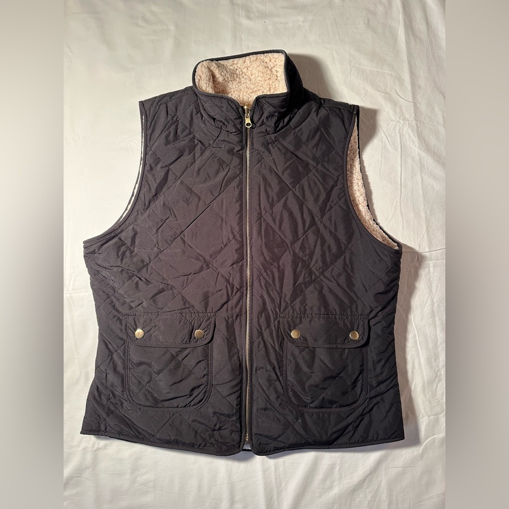 Love Tree Black Quilted Vest with Water-Resistant Fabric